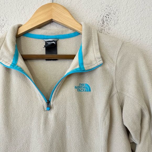 THE NORTH FACE Women 1/4 Zip Pullover Sweater in Beige - Picture 2 of 7